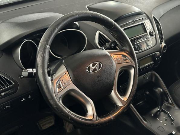Hyundai ix35 I с пробегом 2012 года, цена 939 000 рублей, 282664 км, внедорожник, Автокод Объявления