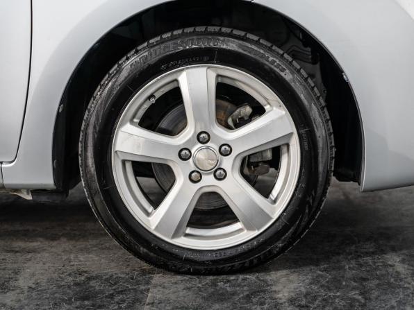 Toyota Ractis II с пробегом 2011 года, цена 875 000 рублей, 129800 км, хэтчбек, Автокод Объявления