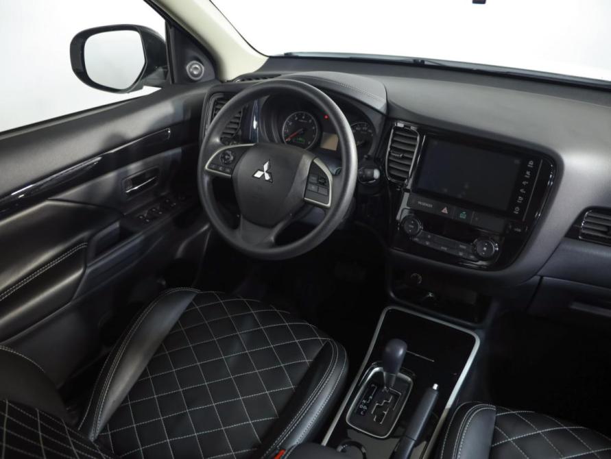 Mitsubishi Outlander III Рестайлинг 3 Санкт-Петербург  - изображение 9