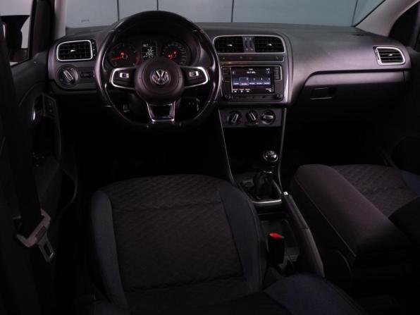 Volkswagen Polo V Рестайлинг с пробегом 2019 года, цена 1 279 000 рублей, 127626 км, седан, Автокод Объявления