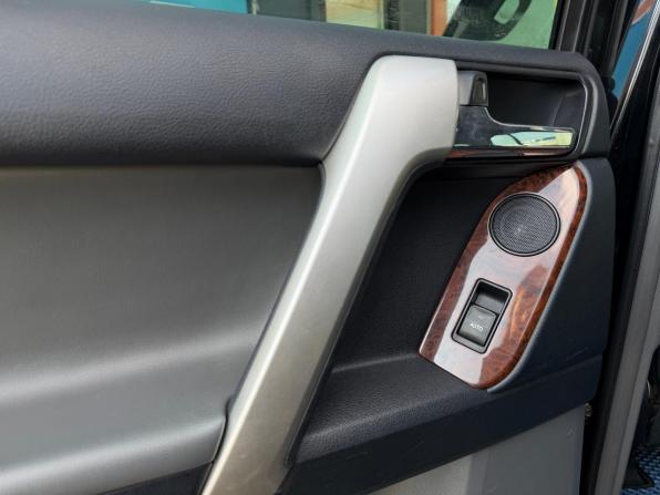 Toyota Land Cruiser Prado 150 Series с пробегом 2011 года, цена 2 590 000 рублей, 261350 км, внедорожник, Автокод Объявления