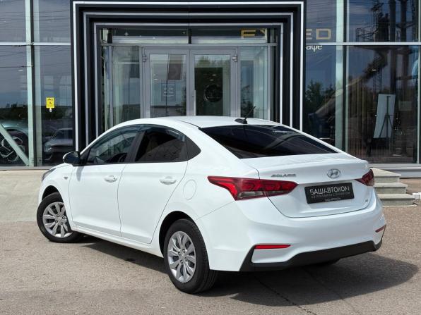 Hyundai Solaris II с пробегом 2019 года, цена 1 360 000 рублей, 131850 км, седан, Автокод Объявления