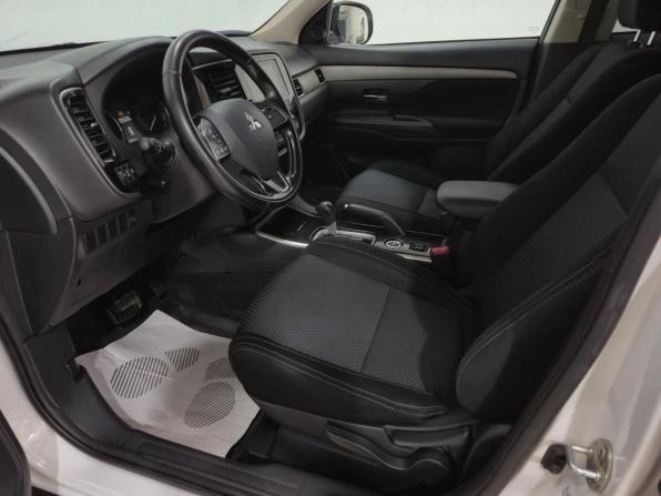 Mitsubishi Outlander III Рестайлинг 2 с пробегом 2017 года, цена 1 865 000 рублей, 155312 км, внедорожник, Автокод Объявления
