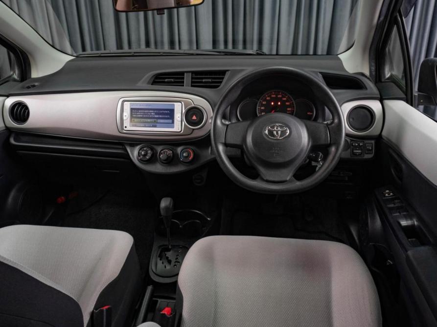 Toyota Vitz III (XP130) Тюмень  - изображение 6