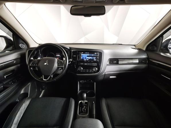 Mitsubishi Outlander III Рестайлинг 2 с пробегом 2016 года, цена 1 549 000 рублей, 218932 км, внедорожник, Автокод Объявления