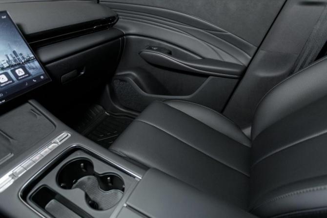 Новый Omoda C7 2026 года, цена 3 499 000 рублей, внедорожник, Автокод Объявления
