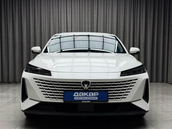 Changan Lamore с пробегом 2024 года, цена 2 249 000 рублей, 15412 км, седан, Автокод Объявления