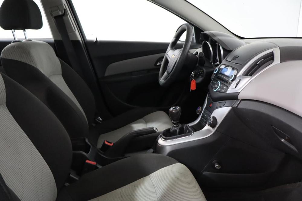 Chevrolet Cruze I Рестайлинг Санкт-Петербург  - изображение 10