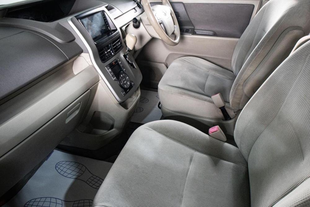 Toyota Noah II (R70) Сургут  - изображение 10