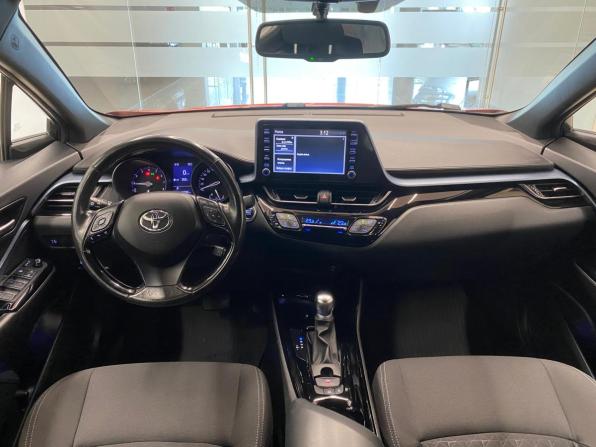 Toyota C-HR I с пробегом 2019 года, цена 2 200 000 рублей, 110777 км, внедорожник, Автокод Объявления
