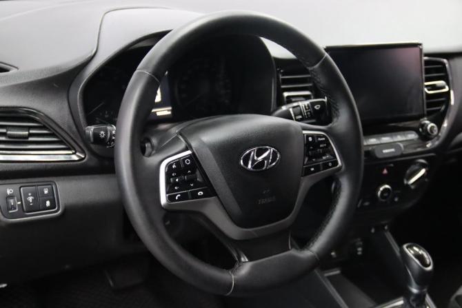 Hyundai Solaris II Рестайлинг с пробегом 2021 года, цена 1 545 450 рублей, 108023 км, седан, Автокод Объявления
