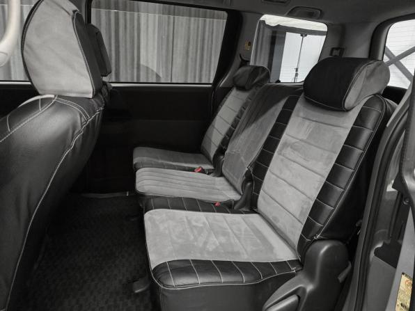 Toyota Voxy II (R70) с пробегом 2010 года, цена 1 380 000 рублей, 200000 км, минивэн, Автокод Объявления
