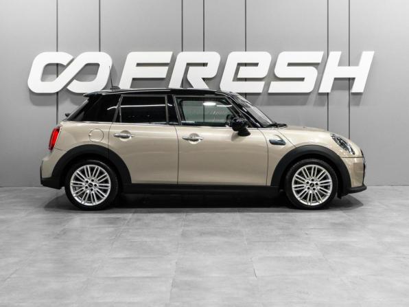 Mini Hatch III (F55/F56) Рестайлинг 2 с пробегом 2022 года, цена 3 149 000 рублей, 16192 км, хэтчбек, Автокод Объявления