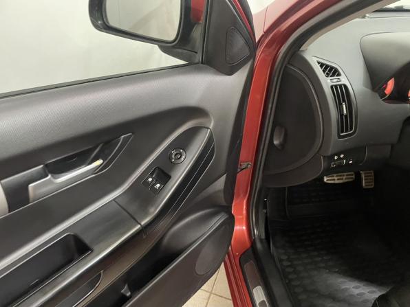 Kia Ceed I с пробегом 2008 года, цена 685 000 рублей, 200162 км, хэтчбек, Автокод Объявления