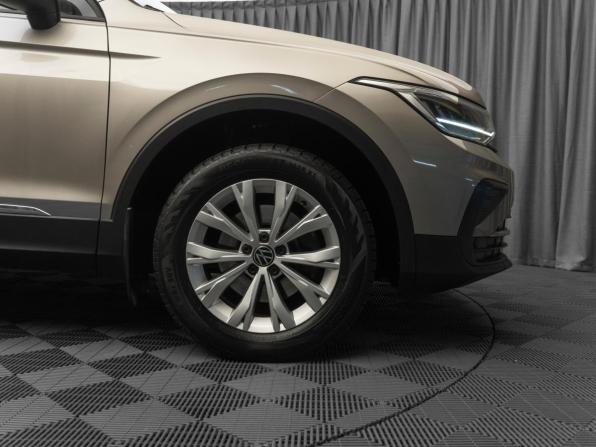 Volkswagen Tiguan II Рестайлинг с пробегом 2021 года, цена 1 990 000 рублей, 154877 км, внедорожник, Автокод Объявления