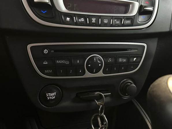 Renault Fluence I с пробегом 2012 года, цена 630 000 рублей, 185554 км, седан, Автокод Объявления