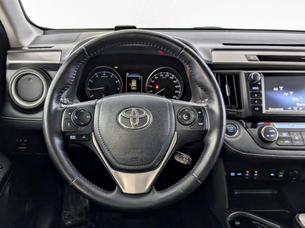 Toyota RAV4 IV (XA40) Рестайлинг с пробегом 2018 года, цена 2 730 000 рублей, 83276 км, внедорожник, Автокод Объявления