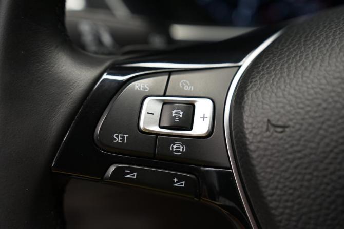 Volkswagen Tiguan II с пробегом 2018 года, цена 2 390 000 рублей, 133987 км, внедорожник, Автокод Объявления