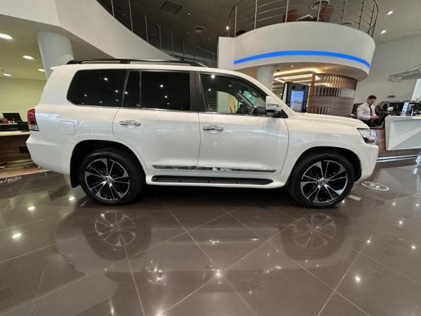 Toyota Land Cruiser 200 Series Рестайлинг 2 с пробегом 2017 года, цена 6 052 000 рублей, 167683 км, внедорожник, Автокод Объявления