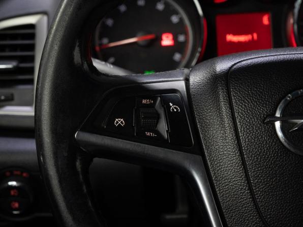 Opel Astra J с пробегом 2011 года, цена 650 000 рублей, 220621 км, хэтчбек, Автокод Объявления