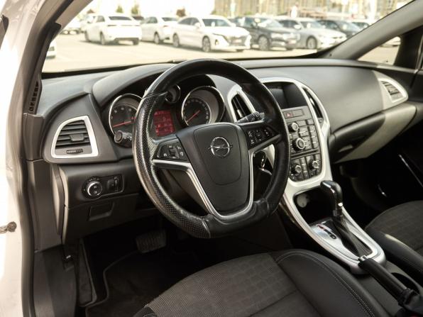 Opel Astra J Рестайлинг с пробегом 2012 года, цена 792 000 рублей, 153525 км, хэтчбек, Автокод Объявления