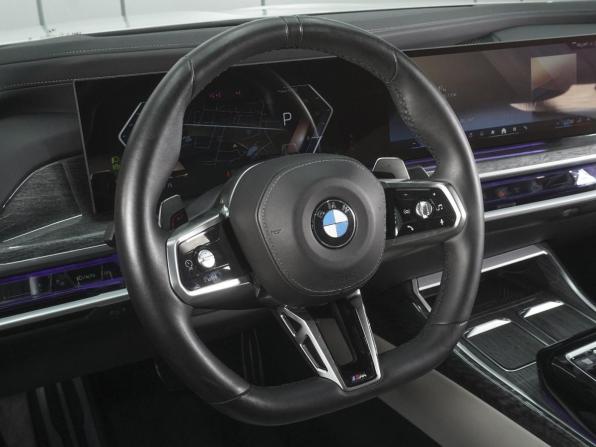 BMW 7 серии VII (G70) с пробегом 2022 года, цена 13 800 000 рублей, 35615 км, седан, Автокод Объявления