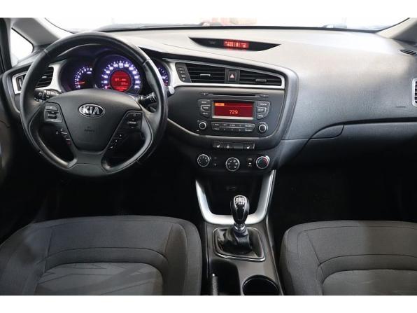 Kia Ceed II Рестайлинг с пробегом 2015 года, цена 988 000 рублей, 174980 км, хэтчбек, Автокод Объявления