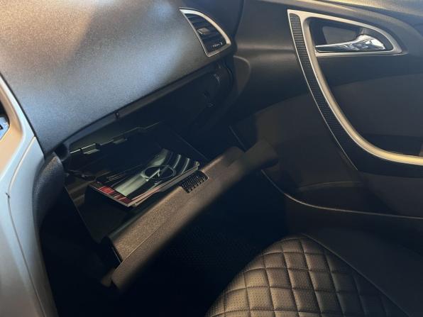 Opel Astra J с пробегом 2010 года, цена 460 000 рублей, 233237 км, хэтчбек, Автокод Объявления