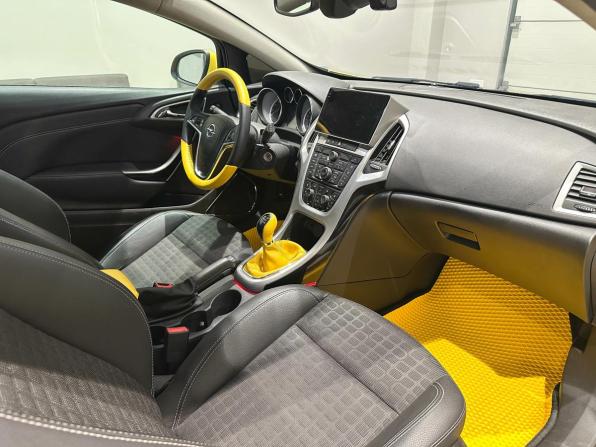 Opel Astra J Рестайлинг с пробегом 2012 года, цена 1 055 000 рублей, 140955 км, хэтчбек, Автокод Объявления