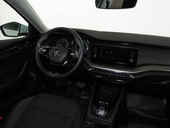 Skoda Octavia IV (A8) с пробегом 2021 года, цена 2 548 000 рублей, 73793 км, лифтбек, Автокод Объявления