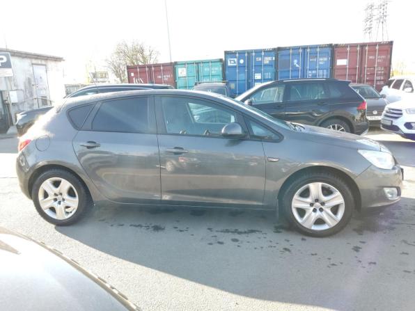 Opel Astra J с пробегом 2012 года, цена 599 000 рублей, 178000 км, хэтчбек, Автокод Объявления