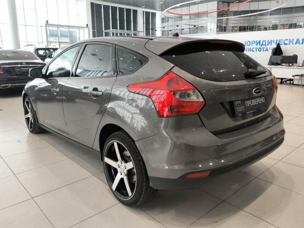 Ford Focus III Рестайлинг с пробегом 2015 года, цена 899 000 рублей, 252000 км, хэтчбек, Автокод Объявления