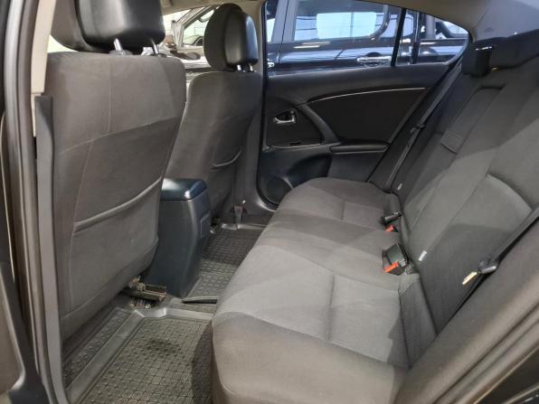 Toyota Avensis III с пробегом 2010 года, цена 800 000 рублей, 391000 км, седан, Автокод Объявления