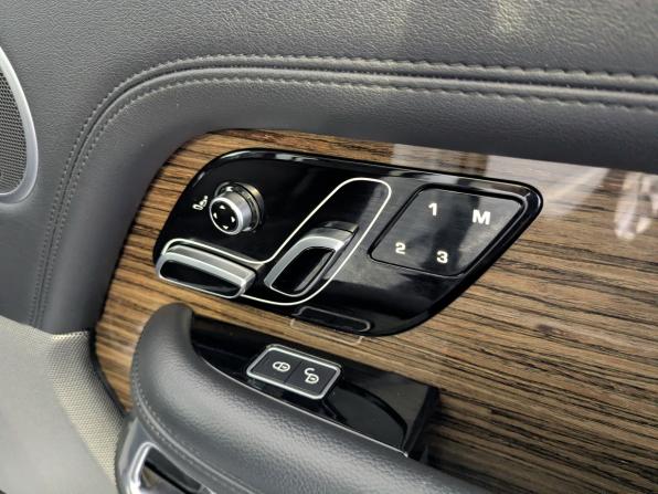Land Rover Range Rover IV Рестайлинг с пробегом 2018 года, цена 5 200 000 рублей, 171232 км, внедорожник, Автокод Объявления