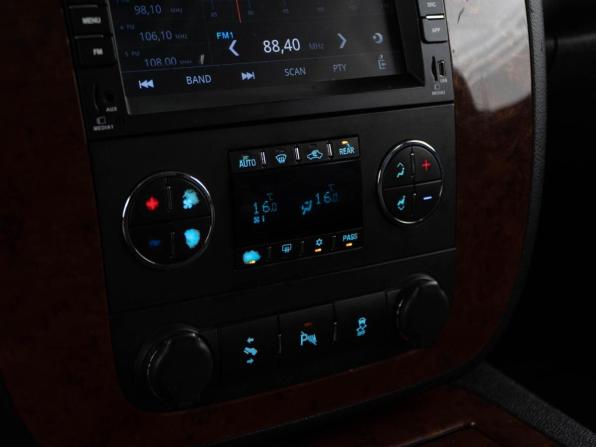 Chevrolet Tahoe III с пробегом 2011 года, цена 1 796 444 рубля, 348016 км, внедорожник, Автокод Объявления