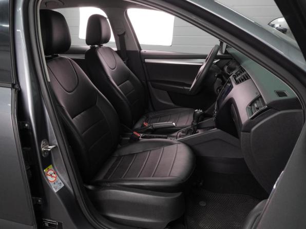 Skoda Octavia III (A7) Рестайлинг с пробегом 2017 года, цена 1 060 000 рублей, 101674 км, лифтбек, Автокод Объявления