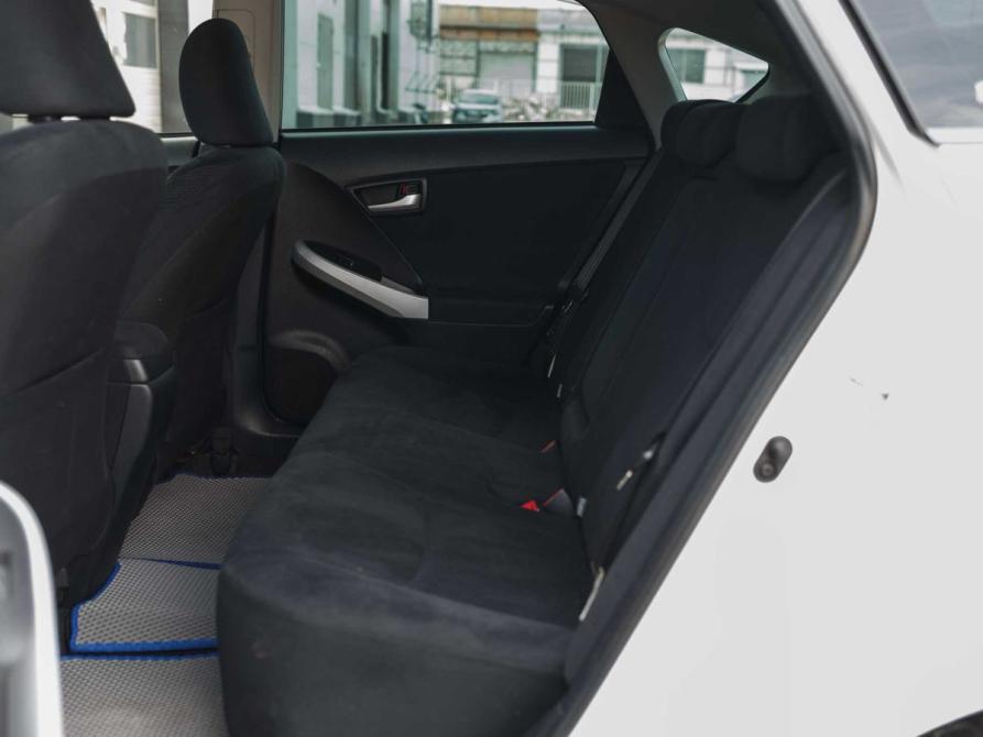 Toyota Prius III Рестайлинг (XW30) Новосибирск  - изображение 10