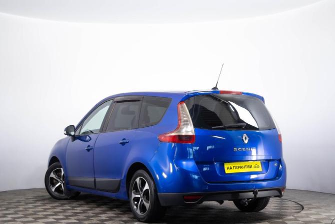 Renault Scenic III с пробегом 2010 года, цена 749 000 рублей, 320156 км, компактвэн, Автокод Объявления