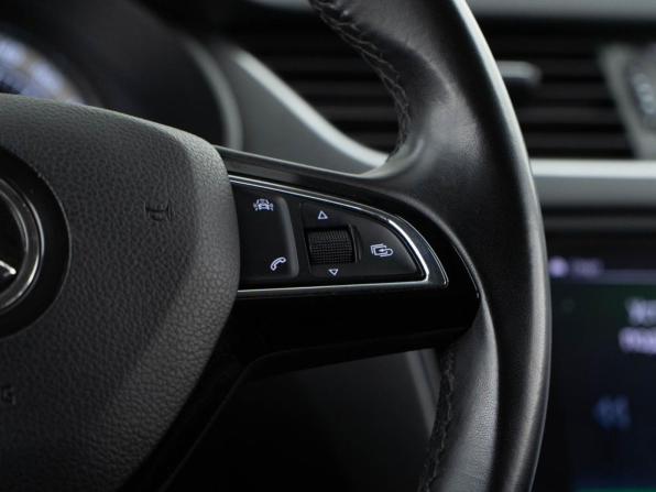 Skoda Octavia III (A7) Рестайлинг с пробегом 2018 года, цена 1 900 046 рублей, 113699 км, лифтбек, Автокод Объявления