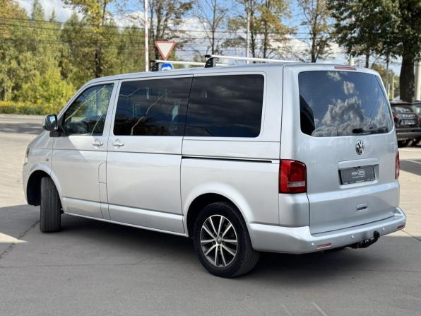 Volkswagen Multivan T5 Рестайлинг с пробегом 2011 года, цена 2 262 000 рублей, 300667 км, минивэн, Автокод Объявления