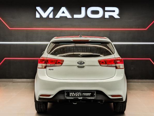 Kia Rio III Рестайлинг с пробегом 2017 года, цена 1 250 000 рублей, 104038 км, хэтчбек, Автокод Объявления