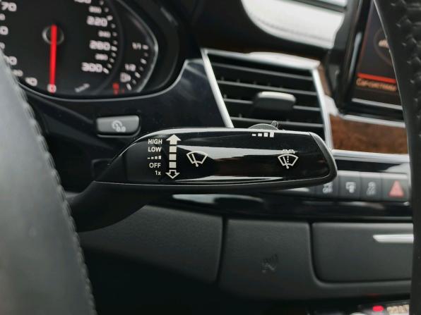 Audi A8 III (D4) Рестайлинг с пробегом 2014 года, цена 1 889 000 рублей, 259854 км, седан, Автокод Объявления