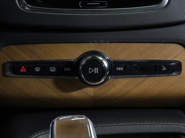 Volvo XC90 II Рестайлинг 1 с пробегом 2022 года, цена 5 600 000 рублей, 70000 км, внедорожник, Автокод Объявления