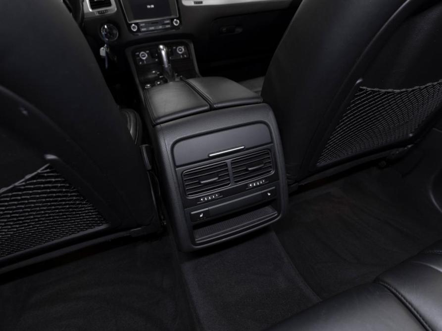 Volkswagen Touareg II Рестайлинг Москва  - изображение 13