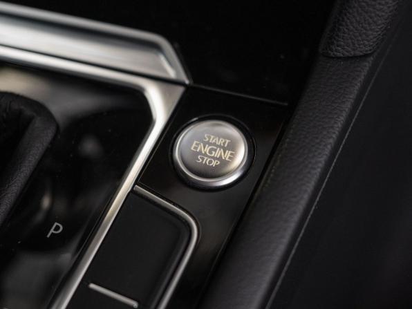 Volkswagen Passat B8 с пробегом 2016 года, цена 1 500 000 рублей, 142500 км, седан, Автокод Объявления