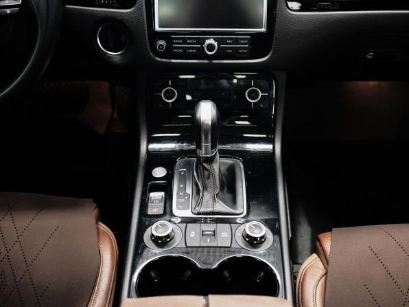 Volkswagen Touareg II с пробегом 2014 года, цена 1 980 000 рублей, 178850 км, внедорожник, Автокод Объявления
