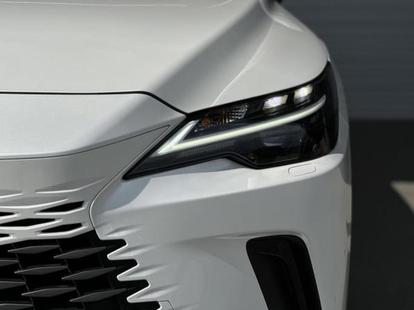 Lexus RX V с пробегом 2023 года, цена 8 930 000 рублей, 3355 км, внедорожник, Автокод Объявления