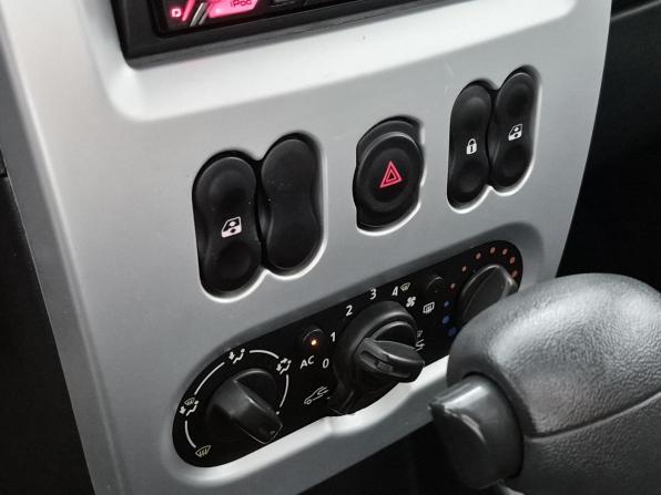 Renault Sandero I с пробегом 2012 года, цена 625 000 рублей, 136240 км, хэтчбек, Автокод Объявления