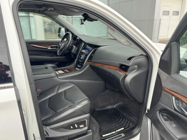 Cadillac Escalade IV с пробегом 2020 года, цена 4 300 000 рублей, 180366 км, внедорожник, Автокод Объявления