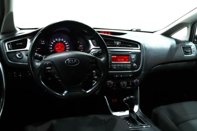 Kia Ceed II Рестайлинг с пробегом 2015 года, цена 1 219 000 рублей, 59777 км, хэтчбек, Автокод Объявления